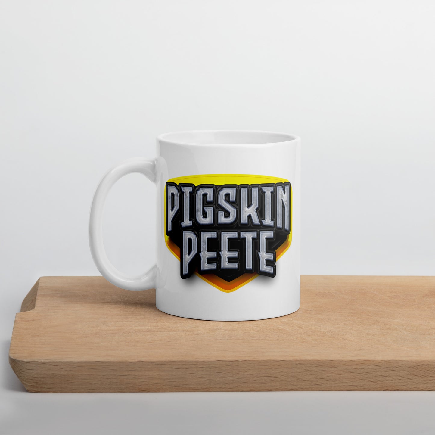 White glossy Pigskin Peete mug