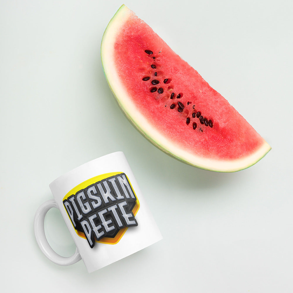 White glossy Pigskin Peete mug